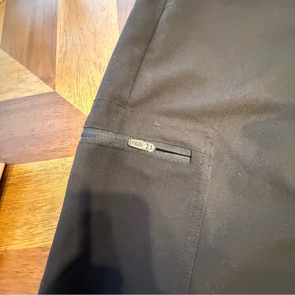 Figs Zamora Jogger Black Scrub pants XS FLAW on pocket - Picture 5 of 11